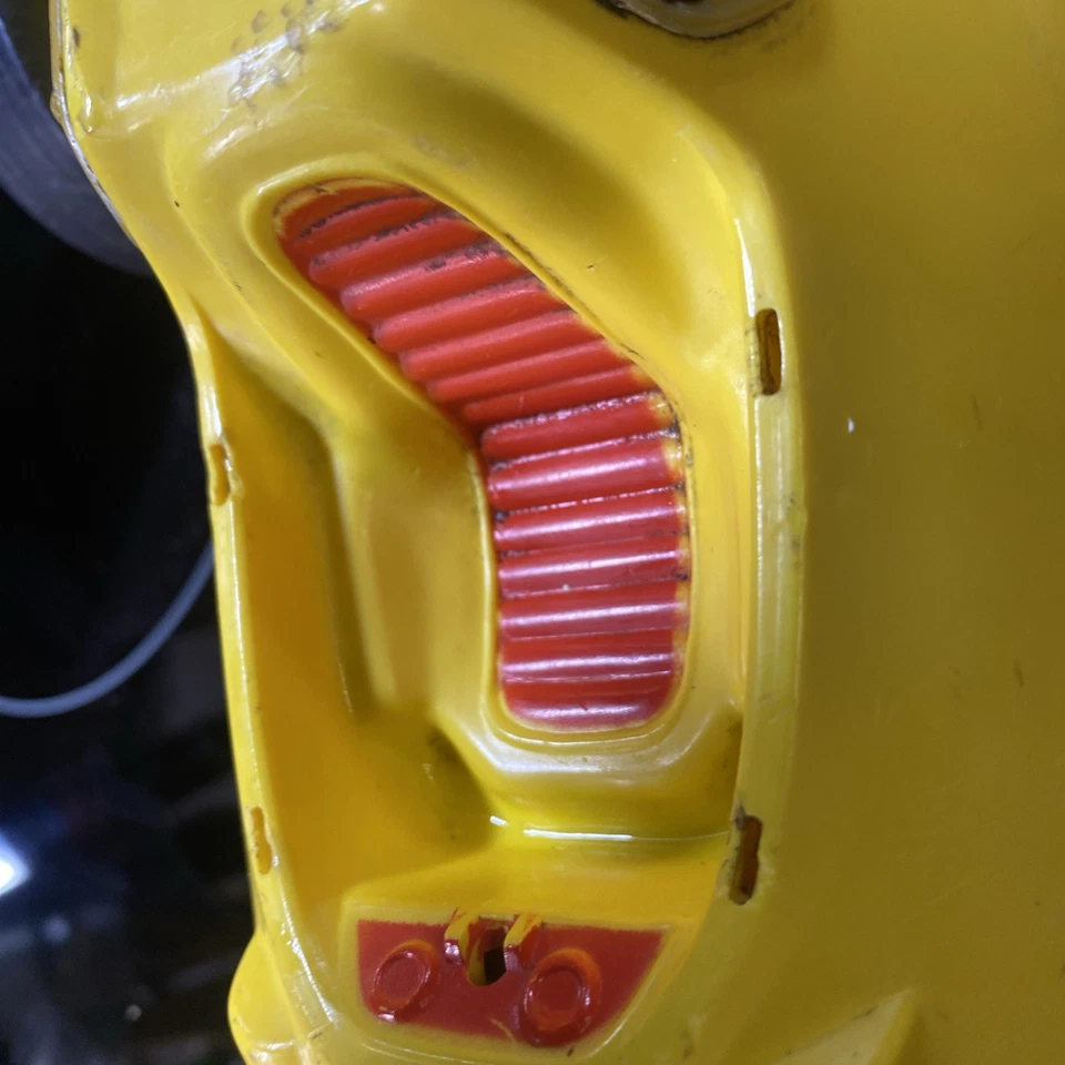 Coche vintage Vroom de Mattel Foto 3 de 4