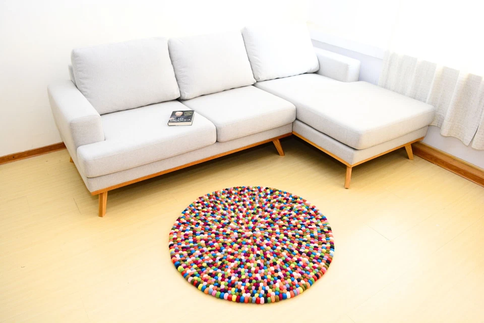Handmade Round Wool Felt Rug – Eco-Friendly Mat – Natural Wool Area Rug Foto 3 de 4