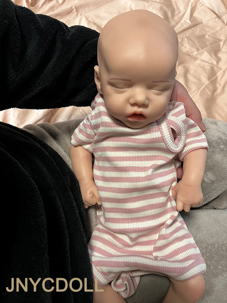Lifelike 18 Inch Silicone Reborn Baby Girl Doll Soft Platinum Newborn 5.6 Pounds