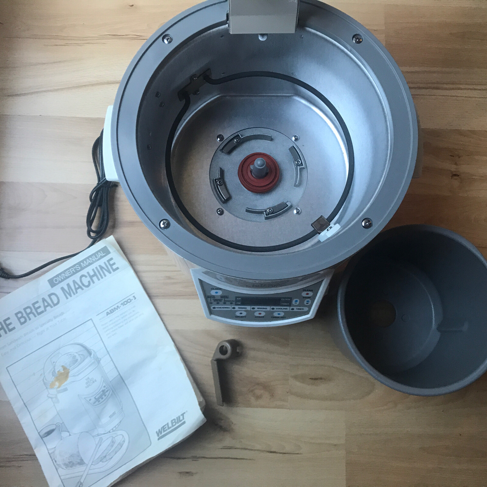 WELBILT Bread Maker The Bread Machine ABM1003 White Dome Top 2 Lb