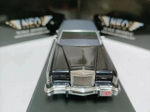 Neo 1/43 Lincoln Continental Town Car 1978 Dark Blue #44422 PandaVia-Model - Picture 5 of 7