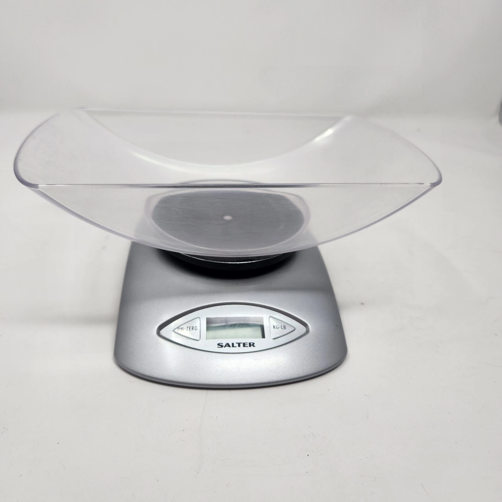 Salter 2010 Compact Digital Kitchen Scales with 500ml Bowl Silver Working