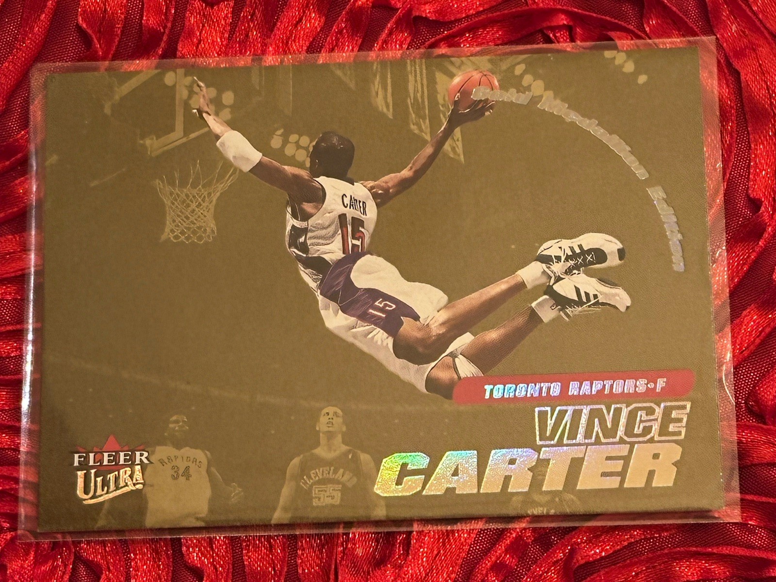 2000-01 Fleer Ultra Vince Carter Gold Medallion #1 Toronto Raptors Card
