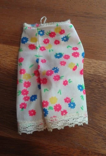 Francie ~ #1252 First Thing First: petticoat