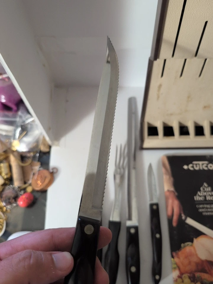 JUEGO DE CUCHILLOS CUTCO CON SOPORTE 1721, 1724, 1726, 1729, 1720 y 1742 Bonito Foto 3 de 4