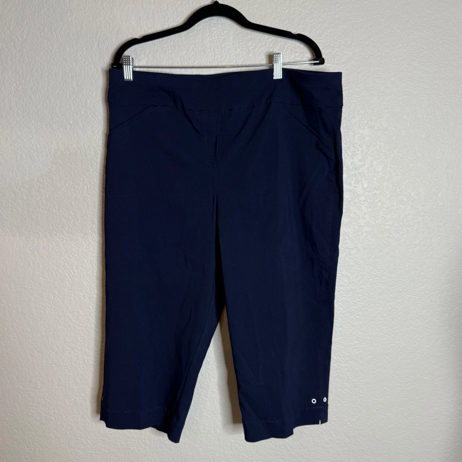 Alfred Dunner Womens 16 Navy Blue Capri Pants Grommet Hem Stretch Pull On Beach