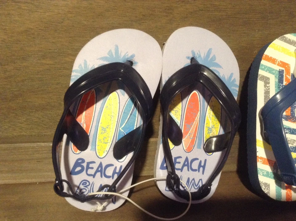Toy R Us Summer Flip-Flop Sandal Size 5/6  NEW BEACH BUM / SURF  - Image 3 of 4