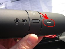 beats pill plus charging port