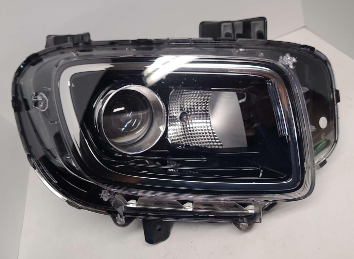 20-23 HYUNDAI VENUE Headlamp 92102-K2070 Right Halogen Us Market