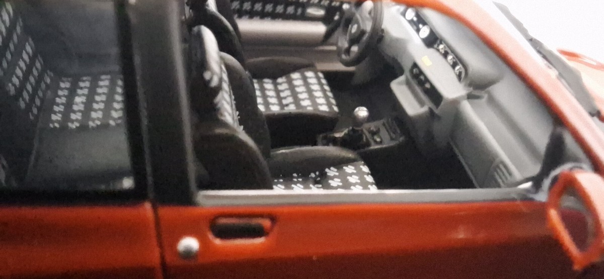 Miniature Universal Hobbies 1/43 - Renault Clio 16S Rouge - 1991