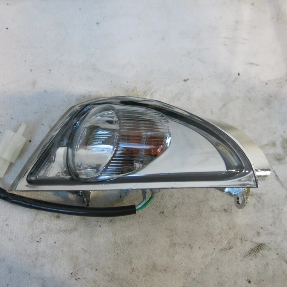 SYM Mio 50 Front Right indicator - Image 2 of 4