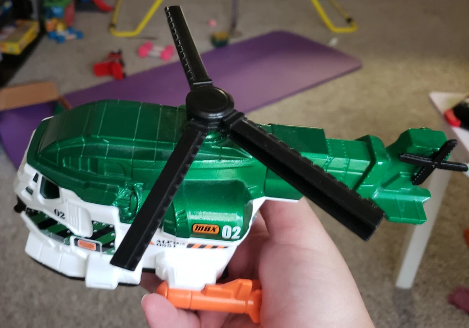 Matchbox Cloud Chopper On A Mission Mattel 1:24 Die Cast Green Alpha 0551A Foto 4 de 4