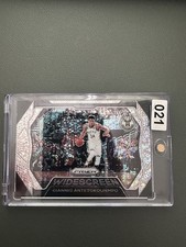 2019-20 Prizm Hyper Widescreen Giannis Antetokounmpo #4 