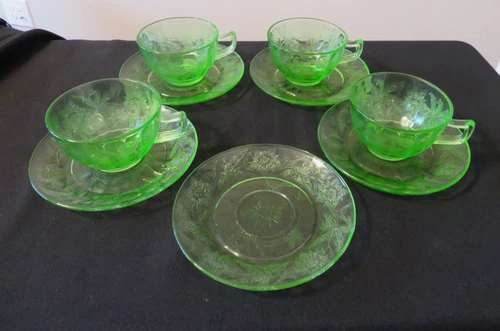 Floral Poinsettia Depression Green 4 Cups 5 Saucers Exc Condition 1930's