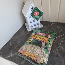 Perky-Pet Farmhouse Bird House Wild Bird Feeder With 3lb. Bag Of Food NEW