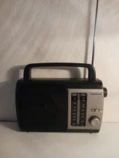 Vintage RadioShack Am/Fm Ac/Dc Portable Radio Cat No. 12-826