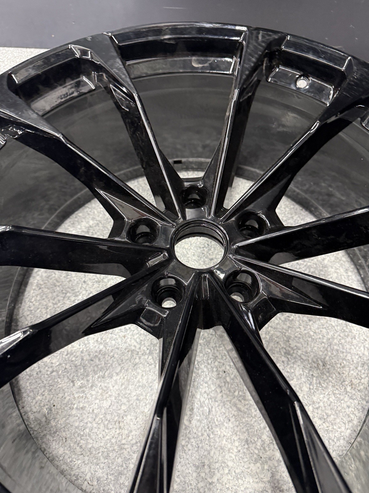 Lamborghini Urus 2019-2024 Front Wheel Black