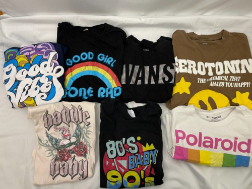 Lot of 7 XS/S Womens Pop Culture T Shirts Good Vibes 80s baby Polaroid Serotonin - Picture 1 of 15