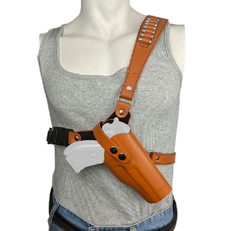Holster d'épaule dissimulé sous une veste pour port d'arme discret lors de vos trajets