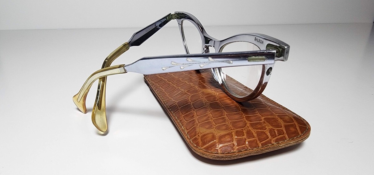 Vintage 1950's/60's Pre-Owned Shuron Cat eye Eyeglasses 44