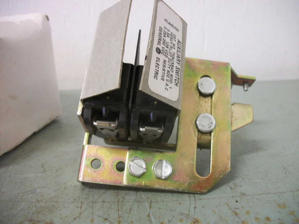 GE AUXILIARY CONTACT KIT THAUX64D NIB - Image 3 of 4