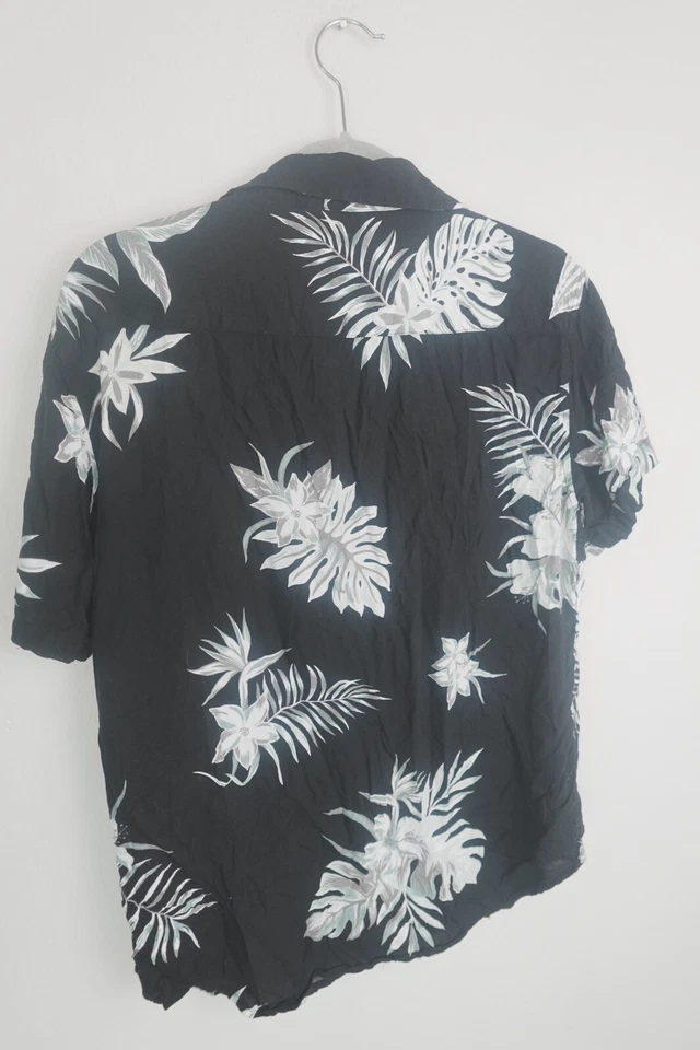 Camisa havaiana masculina preta floral M Y2K verão streetwear estética resort - Imagem 2 de 4