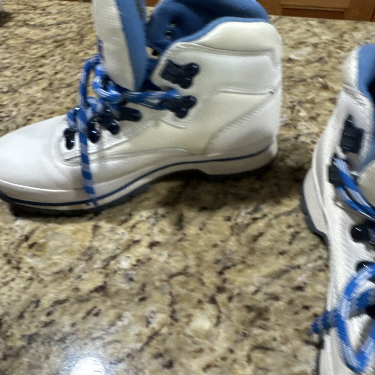 Timberland 85380 Womens White Size 7M Leather Hiker Hiking Boots