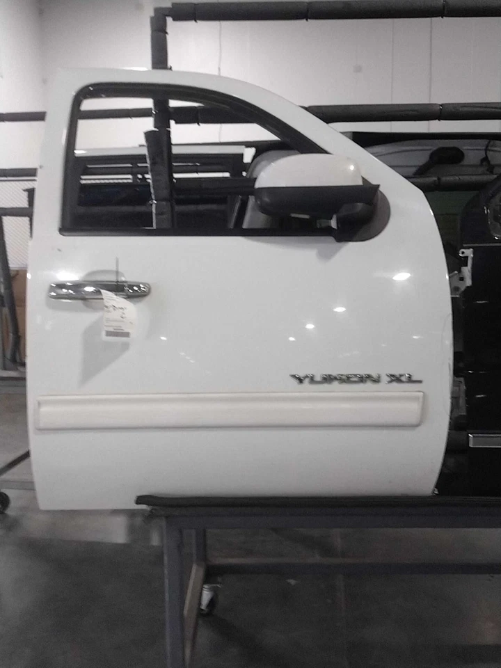 Conjunto de puerta delantera derecha usado se adapta a: GMC Yukon XL 1500 R 2010 hasta 11/14/ Foto 2 de 4