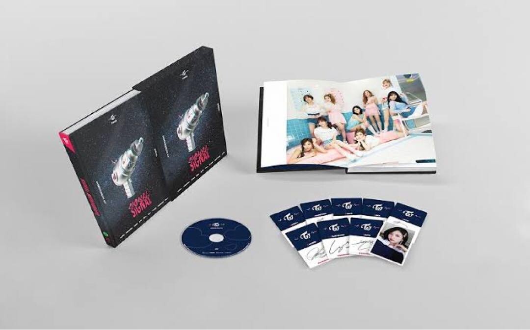 TWICE SIGNAL Monograph Photobook 9 Photocard Complete Full Set New