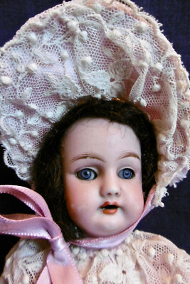 Poupée ancienne tête en biscuit de porcelaine corps articulé HEINRICH