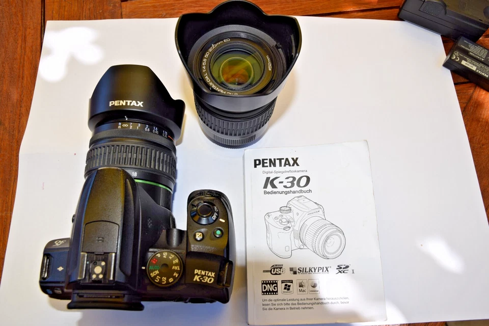PENTAX K-30+2 OBJEKTIVE 18-55mm+50-200mm in sehr gutem Zustand +Zubehörpaket. - Bild 4 von 4