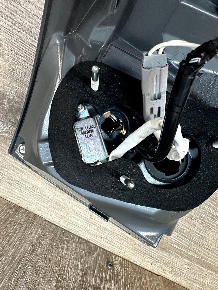 LEXUS RX350 2013-2015 LADO DEL CONDUCTOR IZQUIERDO LUZ TRASERA CONJUNTO DE LUCES TRASERAS OEM Foto 2 de 4