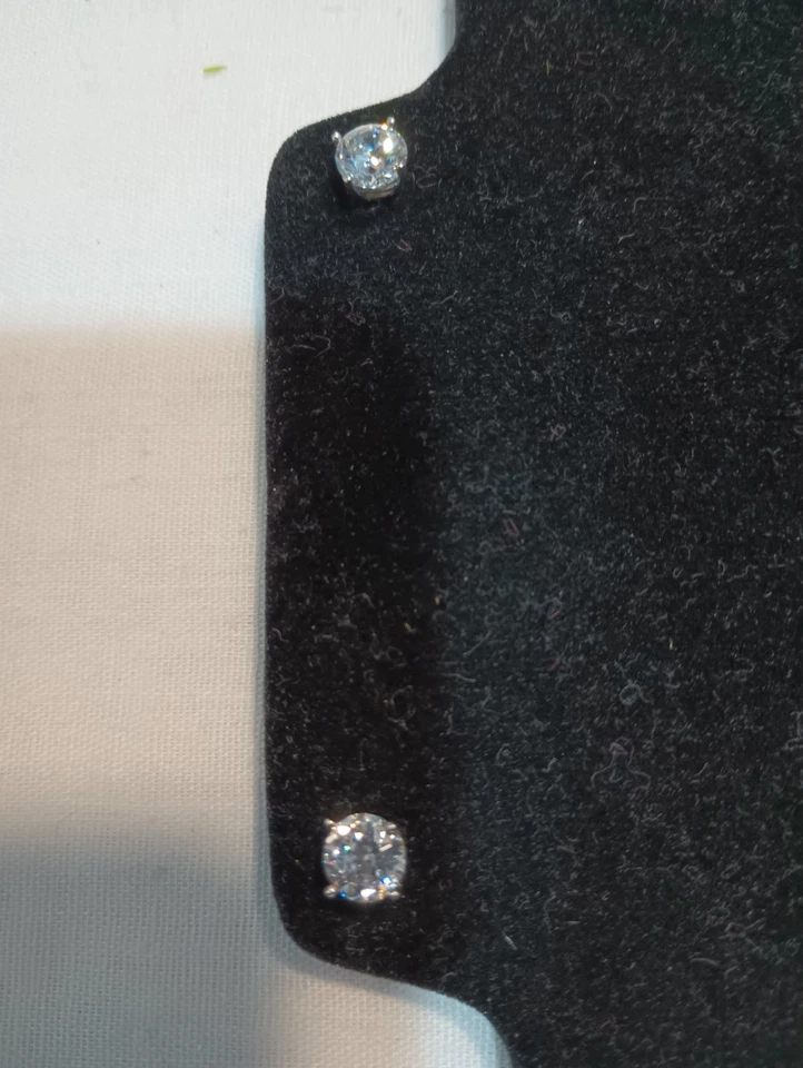 Pendientes Brillantes Epifanía Diamonique 100 Facetas 2.00 CTTW Esterlina 925 JCM NUEVOS EN CAJA Foto 3 de 4