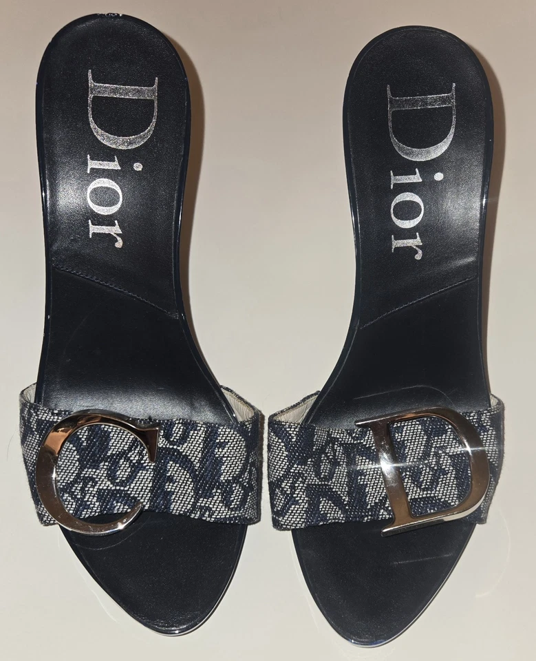 Zapatos Christian Dior de tacón alto azul marino con monograma para mujer Exc. Estado. Talla 35 1/2 Foto 2 de 4