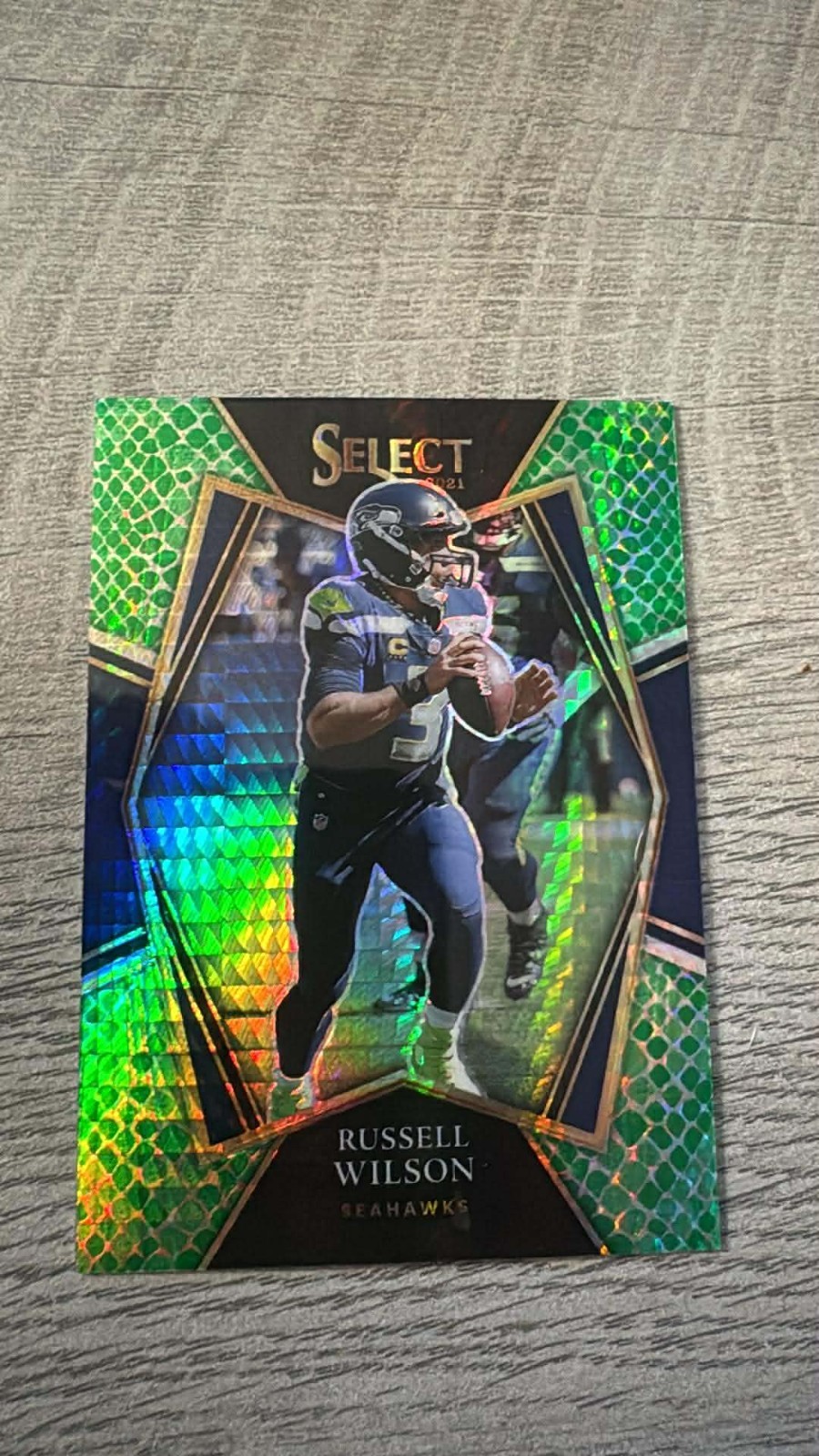 2021 Panini Select - Premier Level Russell Wilson #130 Dragon Scale Prizm /89