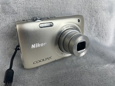 Nikon COOLPIX S3100 Silver 14.0MP Digital Camera PARTS ONLY POWERS
