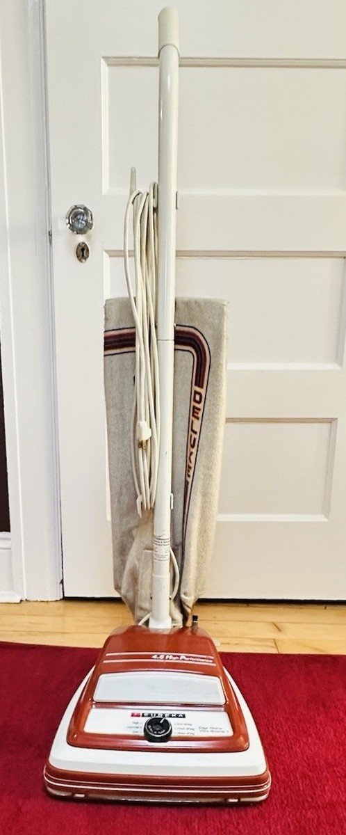 Vintage Eureka ESP 5085B Upright Vacuum Cleaner Edge Kleener Brown