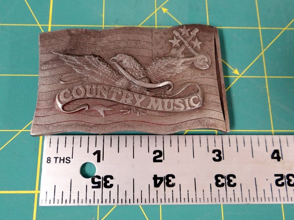 Hebilla de cinturón vintage 1977 Indiana Metal Craft "Música country" Foto 3 de 3