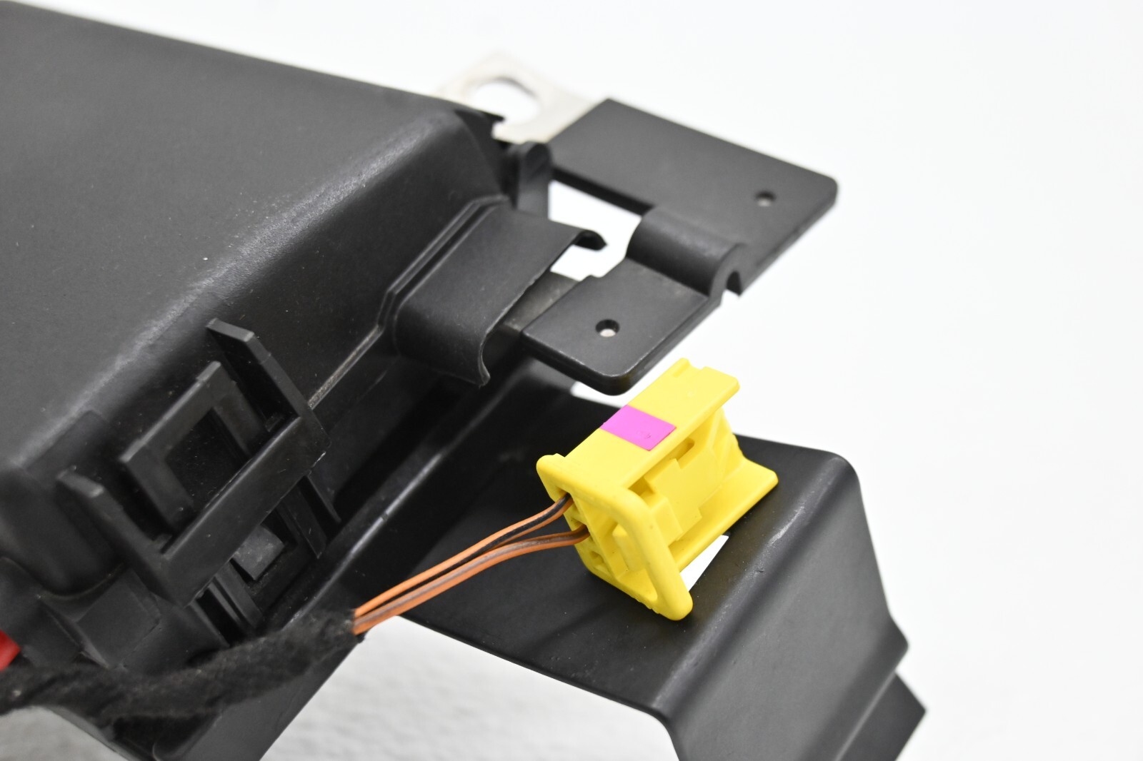 ⭐ 03-12 Bentley Continental Rear Battery Terminal Fuse Relay Box Holder Oem