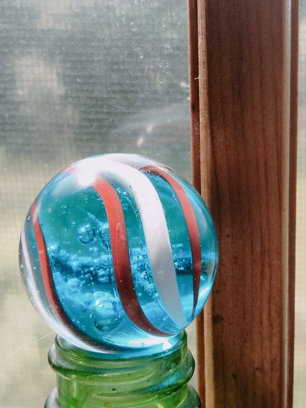 HANDMADE MARBLE UNIQUE BUBBLES CORE RED WHITE & BLUE EXCELLENT!
