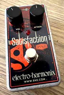 Electro-Harmonix SATISFACTION Classic Fuzz Tone Effects Pedal