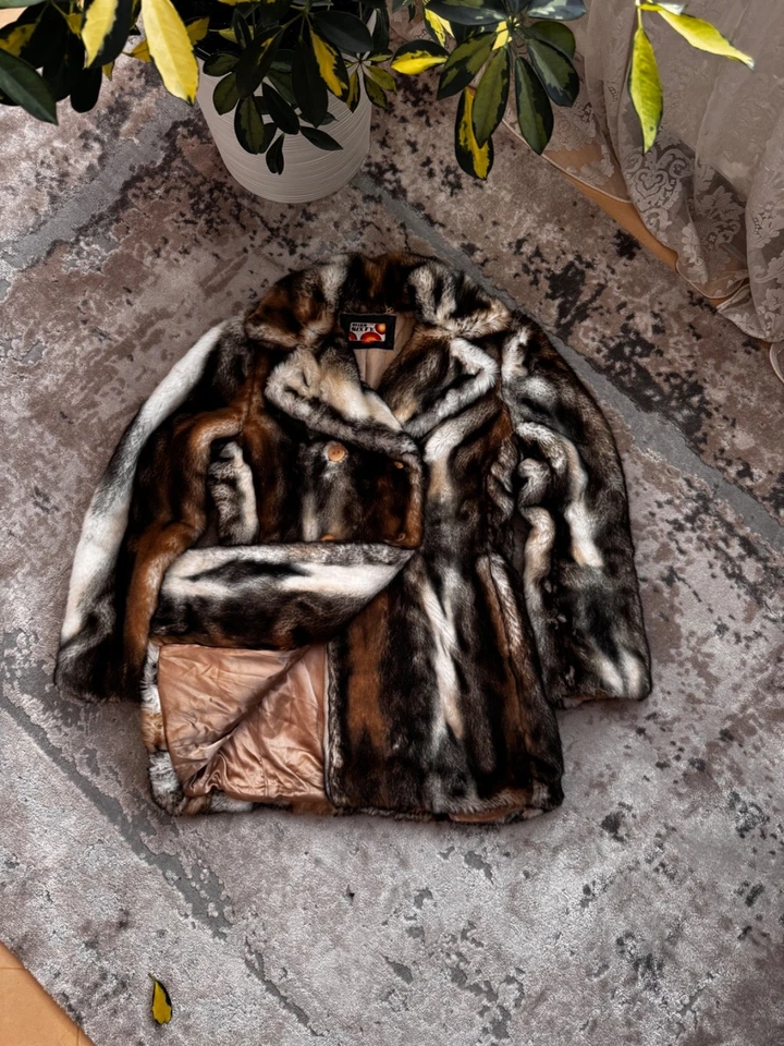 Abrigo de lujo Miss Sixty de piel sintética marrón y blanco de colección Foto 4 de 4