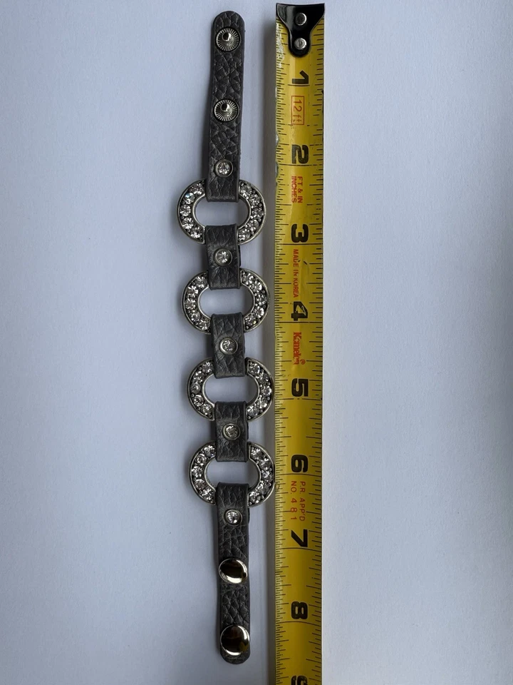 Pulsera de cuero gris plateado Premier Designs “Starlet”. Cierre a presión Foto 2 de 4