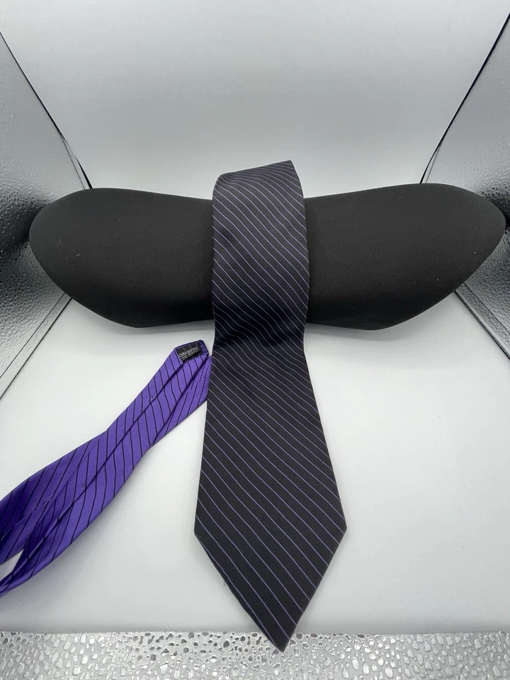 Corbata de seda Vitaliano Pancaldi para hombre a rayas negra púrpura Italia cadena dorada Foto 2 de 4