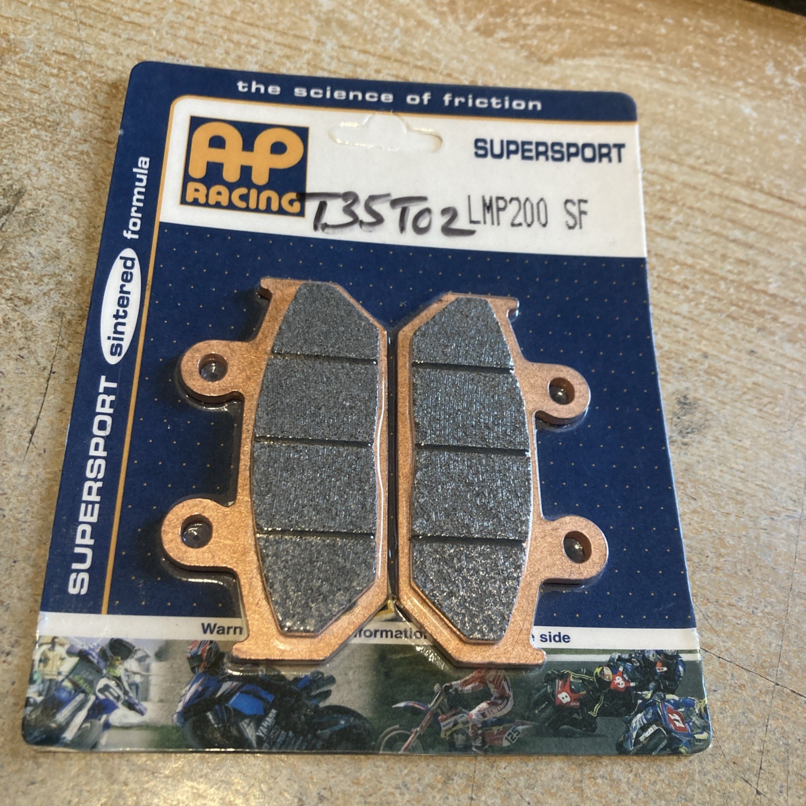 Plaquettes AP Racing LMP200 SF pour rénover le freinage Honda CBR750