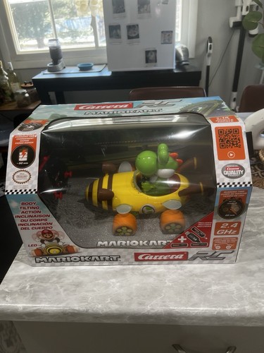 2020 Nintendo Carrera RC: Mario Kart Bumble V- Yoshi (2.4 GHz, Radio Remote Car) - Picture 1 of 5