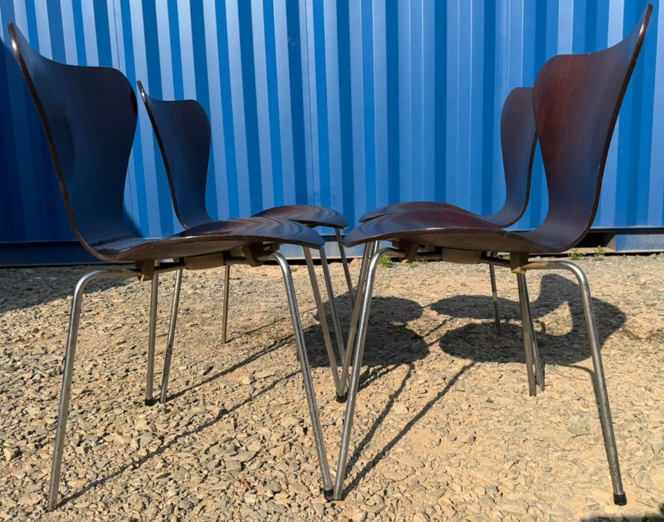 4 Vintage FRITZ HANSEN Series 7 Chairs Arne JACOBSEN Danish FREE Delivery 🚚🚚🚚 - Image 2 of 4
