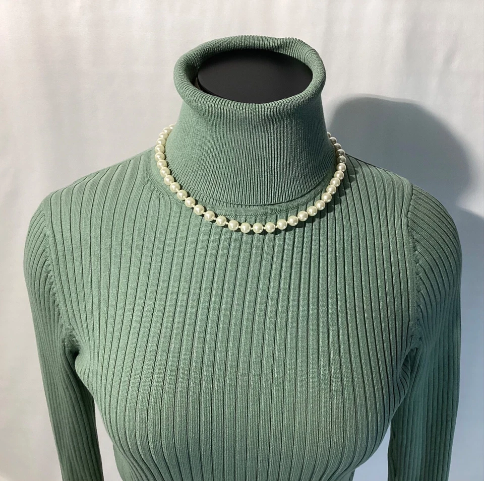 ZARA Woman’s Turtleneck Short Sweater Size M Color Mint Green Long Sleeves Knit - Image 3 of 4