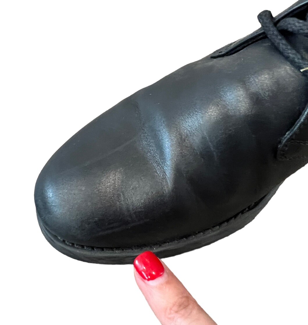 SALVATORE FERRAGAMO SACHIE BLACK LEATHER GANCINI CHUKKA  display picture 1