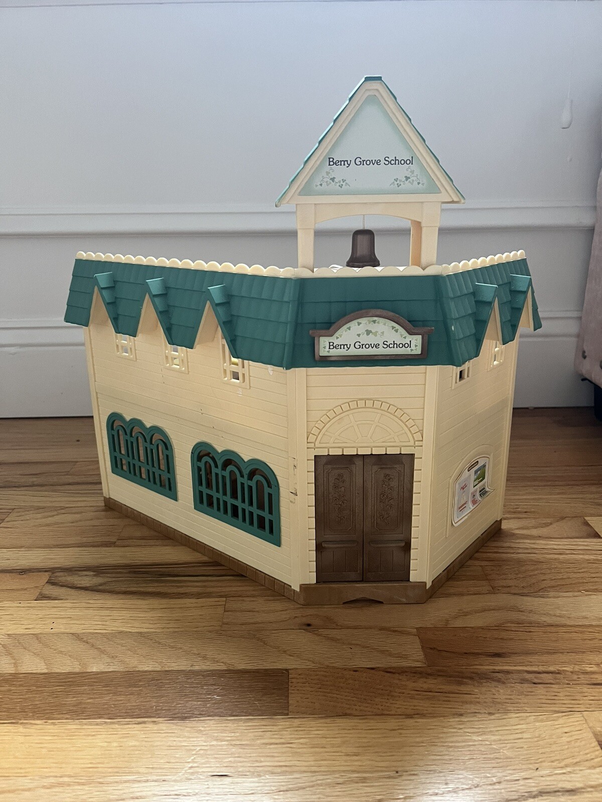 Sylvanian Families Calico Critters Berry Grove School RARE SET! With